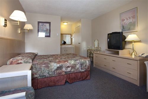Polson Park Motel Vernon Exterior foto