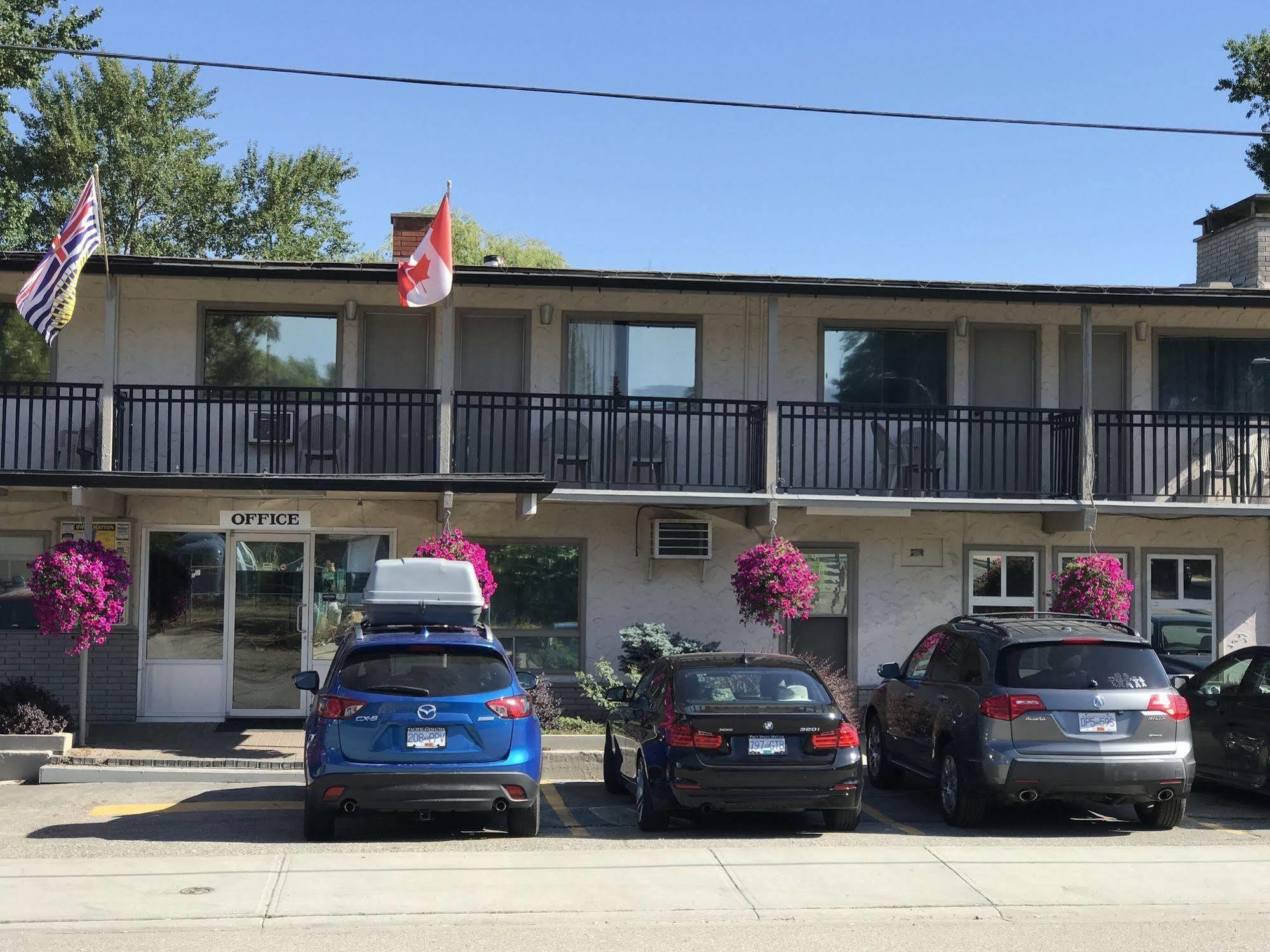 Polson Park Motel Vernon Exterior foto
